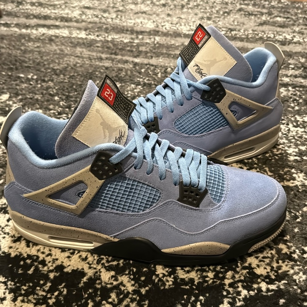 Jordan 4 UNC